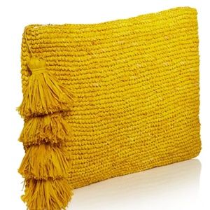 TO THE MARKET Raffia Pom-Pom Clutch